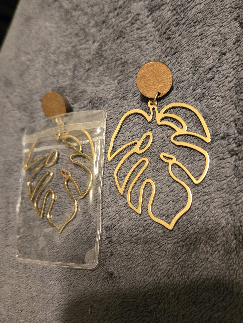 Gold Monstera Leaf Drop Earrings - Women's Accessories